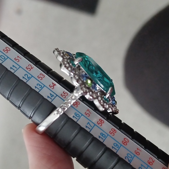 RING - Picture 5 of 5